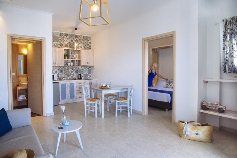 Aelia Apartments & Suites Livadi  Zewnętrze zdjęcie